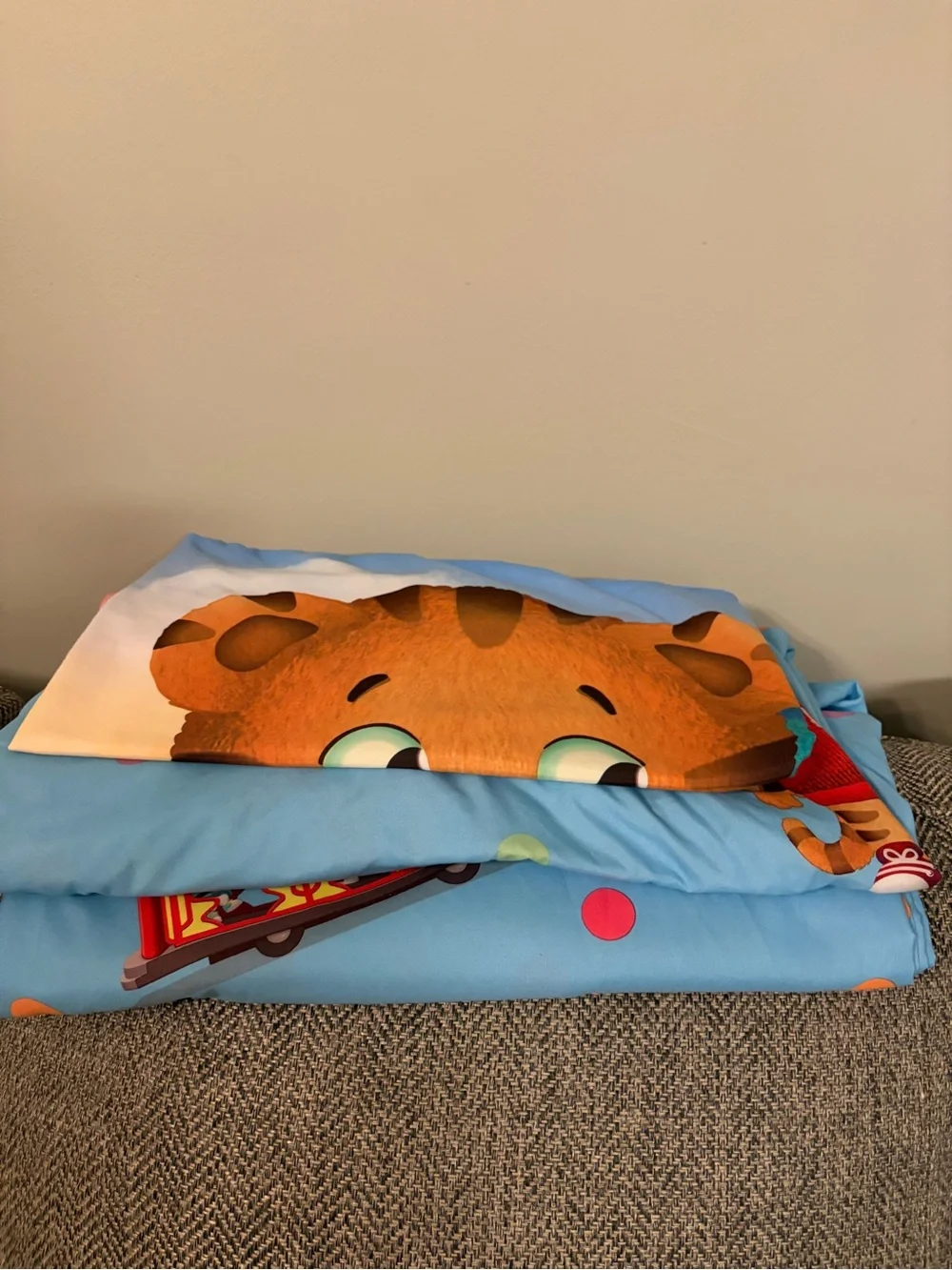 Daniel Tiger TWIN Bedding Set- Fitted Sheet, Flat Sheet & Pillow Case VTG EUC